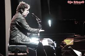 De muy mal humor, spinetta procedió a apagar cada una de las velas diciendo: Spinetta Charly Garcia Prueba De Sonido Velez 2009 Conci Flickr