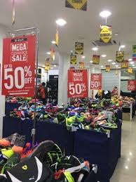 Kami suami isteri amat teruja dengan layanan istimewa bagaikan orang kenamaan. Angah Adek Kedai Kasut Al Ikhsan Tengah Sale