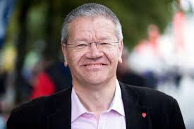 Arne-Christian Mohn gir seg i politikken