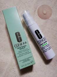 I recently decided to try a dark spot remover and in my search came across the clinique dark spot remover, i know and trust the brand since i have used other products. Review Clinique Even Better Clinical Radical Dark Spot Corrector Interrupter
