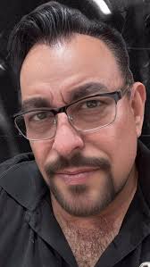 Padrino Ramiro Con profunda tristeza y el corazón lleno de melancolía,  despedimos a nuestro querido Tío Padrino Ramiro Estrada. Su partida deja un  vacío imposible de llenar, pero encontramos consuelo en saber