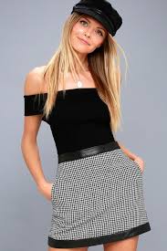 Black And White Houndstooth Skirt Oh My Posh Black And White Houndstooth Mini Skirt Houndstooth Skirt Outfit Skirt Outfits Summer Chic Skirts