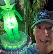 Bryan Cranston told me about the special gift Julia Louis-Dreyfus gave him  after their Seinfeld makeout scene.