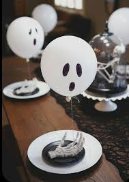 Pin By Gretchen Peck On Halloween In 2020 Halloween Balloons Halloween Tablescape Halloween Party Dinner