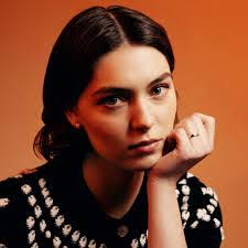 Serena Singleton's Instagram, Twitter & Facebook