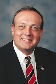 Thomas L. Hoy, 74, civic leader, philanthropist, business leader