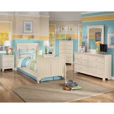 Cottage retreat headboard bedroom set by signature design by ashley furniture in bedroom sets. Cottage Retreat 4 Piece Sleigh Bedroom Set In Cream