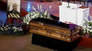 George floyd will be buried in a promethean golden casket or coffin at did george floyd have open or closed casket/coffin? George Floyd S Body Arrives In Houston Ahead Of Funeral Burial Khou Com