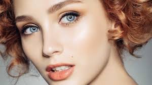 Blue, green and purple looks good depending on your skin colour. The Best Eyeshadow Colors And Looks For Blue Eyes L Oreal Paris