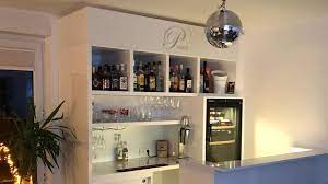 Traunstein trinkt in seinen eigenen vier wänden! Bar Atmosphare Im Wohnzimmer