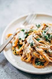 Spaghettis De Legumes Idees De Spaghettis De Legumes Elle A Table A De Elle Idees Le Sweet Potato Noodles Sweet Potato Spinach Healthy Comfort Food