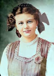 Kim Rollins I have just these two photos of Miles Woodell and family.