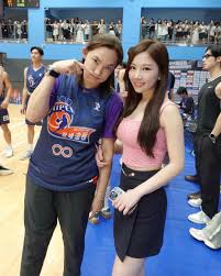 蔡尚樺果然是「最正女主播」，細肩帶粉紅背心炸出火辣雙球！【野生抓正妹】 - JUKSY 街星