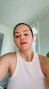@selenagomezs video Tweet