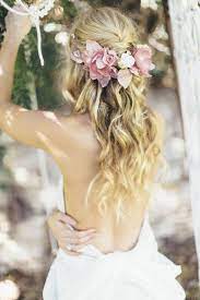 Brautfrisur Mit Blumen 44 Einmalige Fotos Brautfrisur Frisur Hochzeit Hochzeitsfrisuren