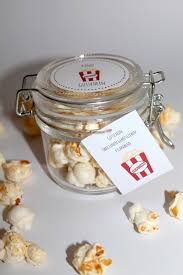 Diy Kinogutschein Verpackung Einfach Und Schnell Selbermachen Kinogutscheinbasteln In 2020 Advent Calendar Gifts Diy Popcorn Mimi Birthday