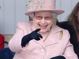 Did you know....? 📚 Queen Elizabeth II was a Downton Abbey fan and pointed out mistakes in some episodes, like a WWI soldier wearing medals that were awarded in WWII. 🤩