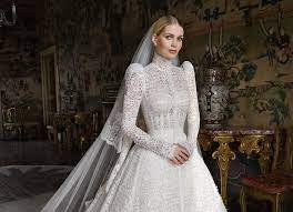 Lady kitty spencer, a famous niece of princess diana, married prominent fashion businessman michael lewis over the weekend. Ve2pk5 U2y9sfm