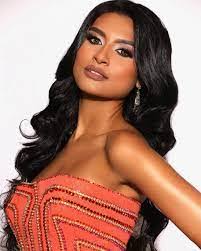 Adriana Dunlap's Instagram, Twitter & Facebook