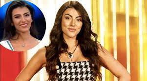 Alta 1.70 m, ha capelli castano. Giulia Salemi A Miss Italia Nel 2014 Ma Vinse Un Ex Di Uomini E Donne