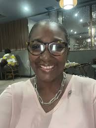 Donna Small-Robinson (@donnaesmallone) • Instagram photos and videos