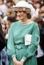 Lady kitty spencer was born in london on 28 december 1990 to charles spencer, viscount althorp (later the 9th earl spencer) and victoria lockwood. Kitty Spencer Looks Just Like Her Aunt Princess Diana And People Are Stunned