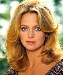 Goldie Hawn's legs are amazing at 78!👍😻She strolled around the city in  shorts showing off her slim figure and nice legs.🤭😮The actress amazed  fans with her recent photos in casual clothes🤔Check them