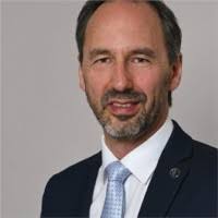 800+ "Renner" profiles