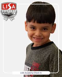 🐾 Another LISA family turned Spring Break into a wild adventure! 🐾 They  spent their time at the zoo, learning all about animals, their habitats,  and what makes each one unique. 🦁🐢🦜