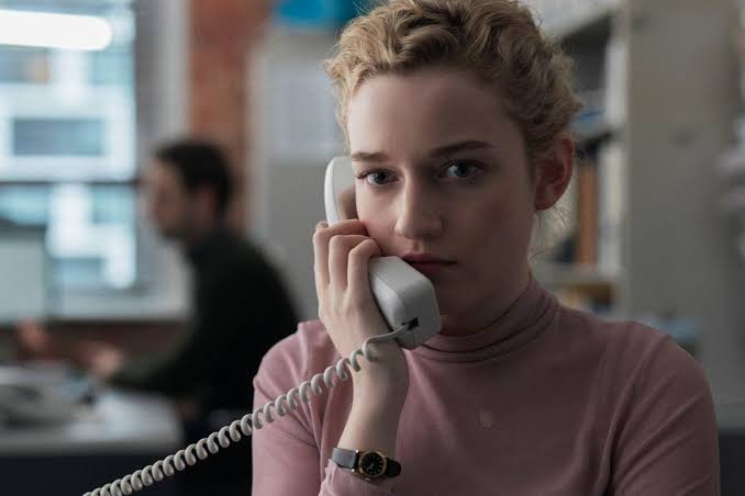 Review dan Sinopsis Film Drama The Assistant (2019) - Showpoiler