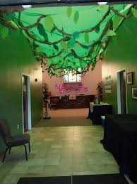 Jungle Hallway Vbs Themes Rainforest Theme Jungle Decorations