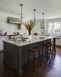 It also matches nicely with the warm color of the granite. 30 Stylish And Elegant Kitchens With Light And Dark Contrasts