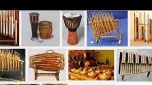 Sudah sejak lama sekali, dari mulai zaman dahulu sampai zaman modern sekarang ini musik telah menjadi bagian dari kehidupan manusia dan pelengkap hidup manusia. Tak Hanya Angklung 4 Alat Musik Tradisional Indonesia Ini Ternyata Juga Dikenal Dunia Halaman All Tribunpontianak Wiki