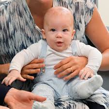 Let's go to the next page, look. Baby Archie William Versteht Entscheidung Von Harry Und Meghan Nicht Royals Gala De