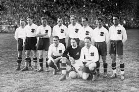 De laatste en eerste zege dateert al van 13 rusland heeft ruim een jaar voor de start van het wereldkampioenschap voetbal zelfvertrouwen. Dribbelen Langs De Donau Joods Voetbal In Oostenrijk En Hongarije Doorbraak Be