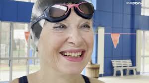 Campioana mondială la înot, la 81 de ani. Judith M. Orosz a reușit să  doboare 3 recorduri naționale