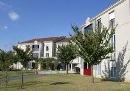 It is located 25.5 km (15.8 mi) from the center of paris, in. Maisons De Retraite Et Ehpad A Combs La Ville 77