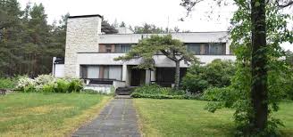Roman vlasov's elevated 'putin house' proposes a radical new interpretation of modernist architecture, suggesting a villainous hideout. Putin S House In Jurmala On The Northern Riviera King Goya