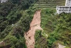 Disini ada banyak sekali alat pengolahan tanah, mulai dari alat penggembur sampai alat pembentuk parit. Tanah Runtuh Genting Highlands Awas Pergerakan Tanah Masih Wujud Bomba Astro Awani