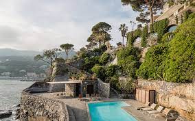 Vacanze liguria ti propone appartamenti in affitto a albenga, alassio e ceriale con tante soluzioni per la tua vacanza al mare o il tuo soggiorno di lavoro. Case Bellissime Con Piscina In Liguria A Picco Sul Mare Livingcorriere