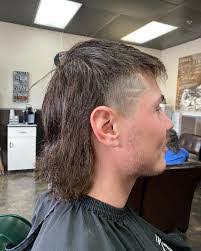 Liz Villanueva's Instagram, Twitter & Facebook