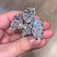 Man I Ain T Neva Seen No Shit Like This Before Thewopswiththarocks 35ct 36ct 60ct In 2020 Diamond Girl Jewellery Display Gucci Mane Wedding