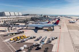 Online können sie frühestens 23 stunden vor abflug einchecken. Spitzentag Der Sommer Reisewelle Massen Von Urlaubern Am Flughafen Stuttgart Erwartet Stuttgart Stuttgarter Zeitung
