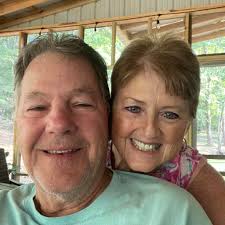 Tony Alan Gumm, 73, of Tompkinsville, KY passed away Sunday, December 29th,  at Greenwood Nursing and Rehab in Bowling Green, KY. Funeral Services will  be held at 1:00 PM