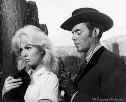 Dirk Bogarde » The Singer Not the Song (1961)