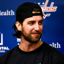 Lance Dutton's Instagram, Twitter & Facebook