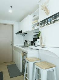 31 Minimalist Apartment Studio Decorating Ideas Minimalistapartmentstudio Apartm Small Condo Kitchen Condo Interior Design Small Condominium Interior Design