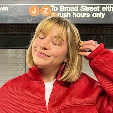 Reneé Rapp has no idea who Joe Rogan is ... and her fans are losing their  minds. 🤯