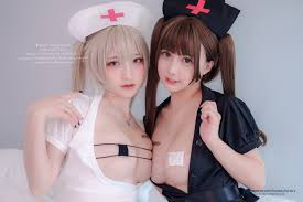 小丁こまち-挑発的な瞳が語る秘密の物語