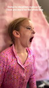 Tess Lynn (@tesslynns)